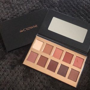 Brand new! Unused Crown Pro eyeshadow palette